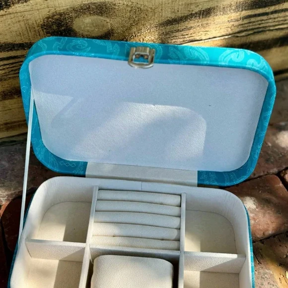 Boot Stitch pattern turquoise jewelry box. New from my boutique. - Picture 2 of 2